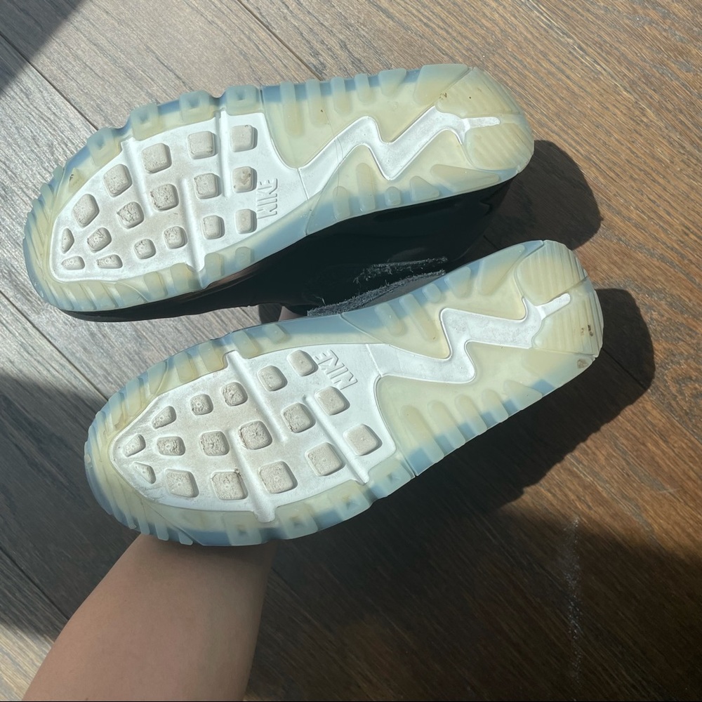 Nike X Undefeated Sneakers View 4